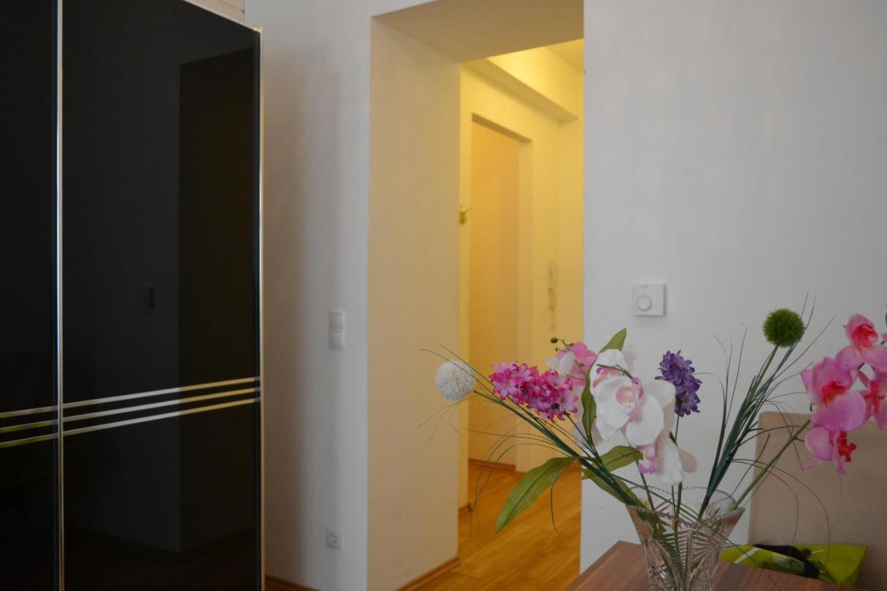 Goldfisch Apartment Taborstrasse เวียนนา ภายนอก รูปภาพ