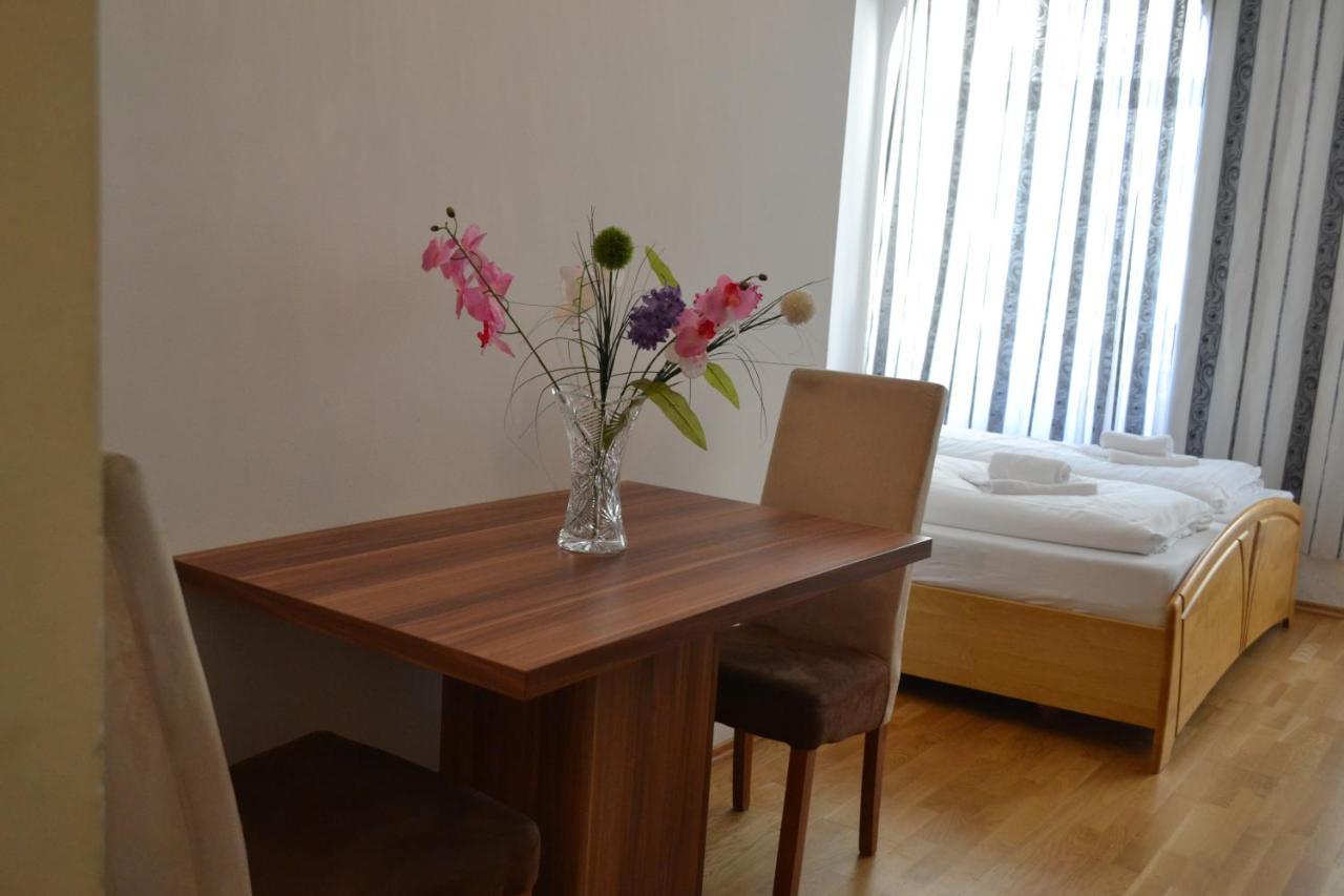 Goldfisch Apartment Taborstrasse เวียนนา ภายนอก รูปภาพ